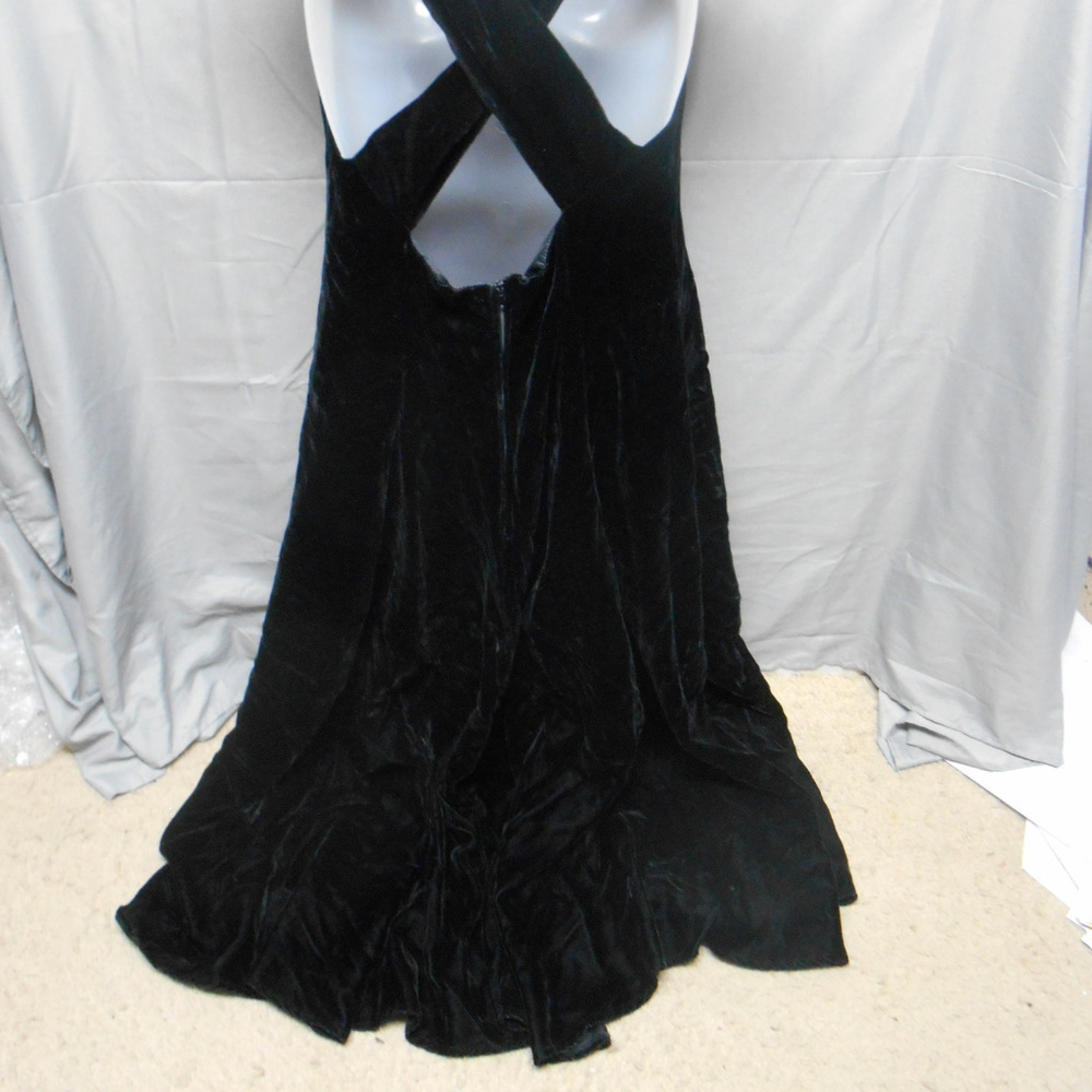 NWT Exclusively Gantos black velour mid calf dress - Picture 5 of 6